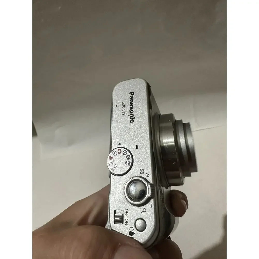 PANASONIC DIGITAL CAMERA LUMIX DMC-LZ2 5.0MP SILVER E2-1 For Parts Repair READ**